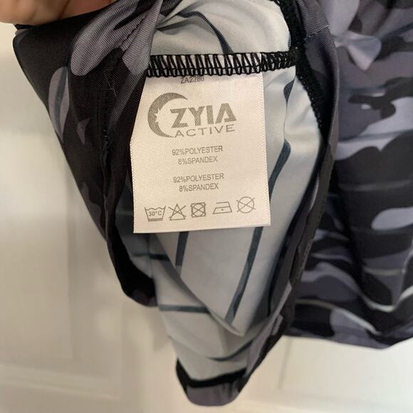 Zyia active camo print layering tank - Picture 8 of 8